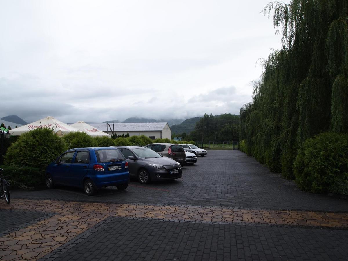 Tulipan Hotel Aquapark Vyshkove Bagian luar foto
