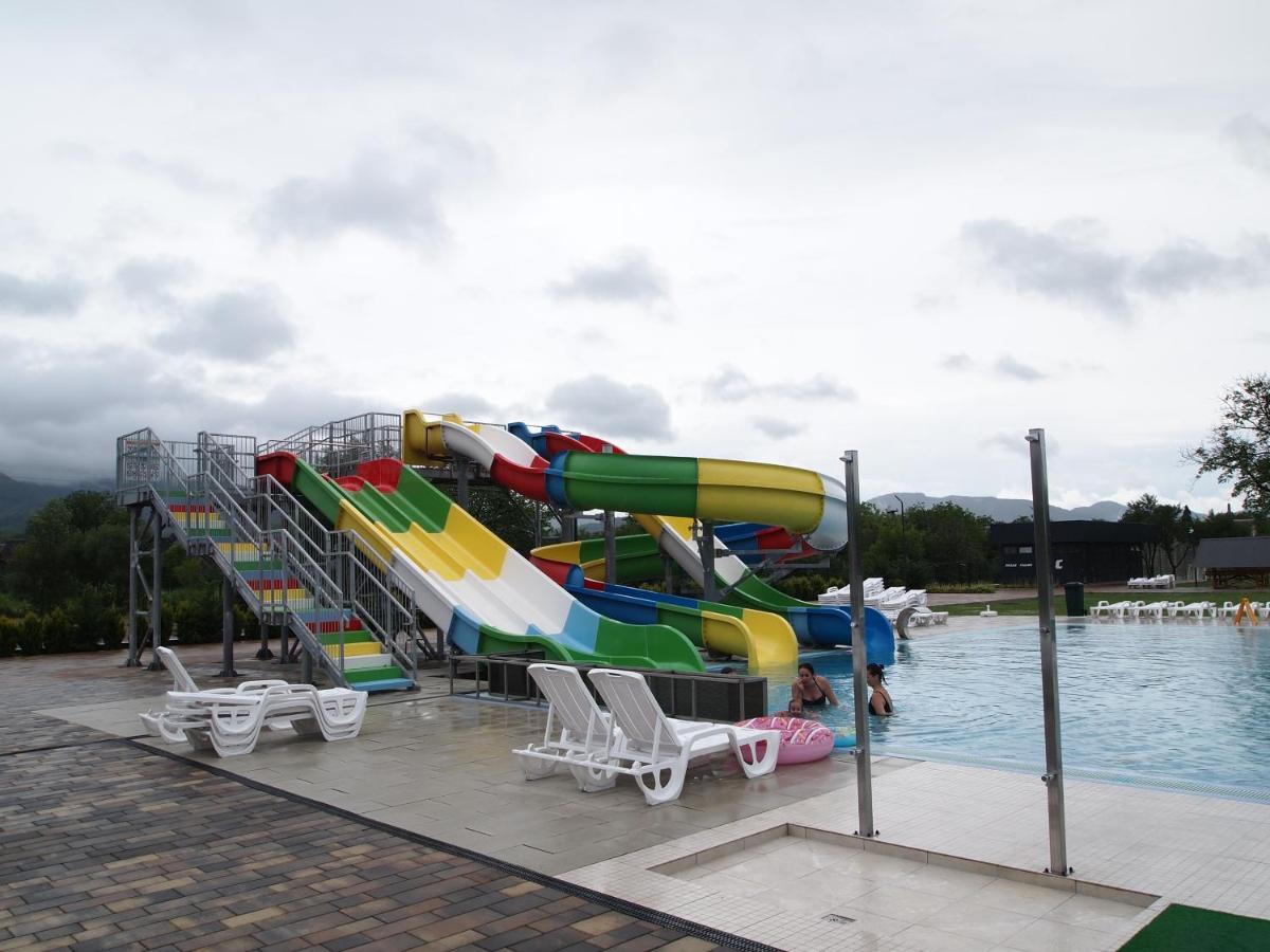 Tulipan Hotel Aquapark Vyshkove Bagian luar foto