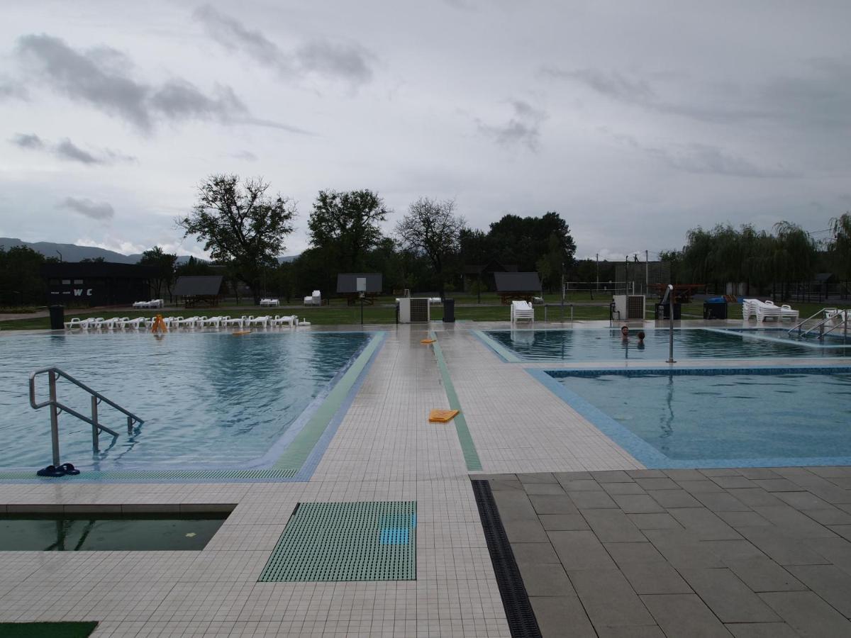 Tulipan Hotel Aquapark Vyshkove Bagian luar foto