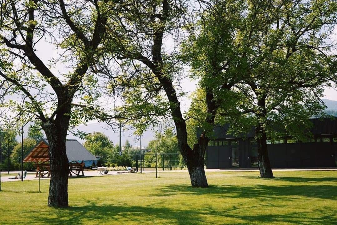 Tulipan Hotel Aquapark Vyshkove Bagian luar foto