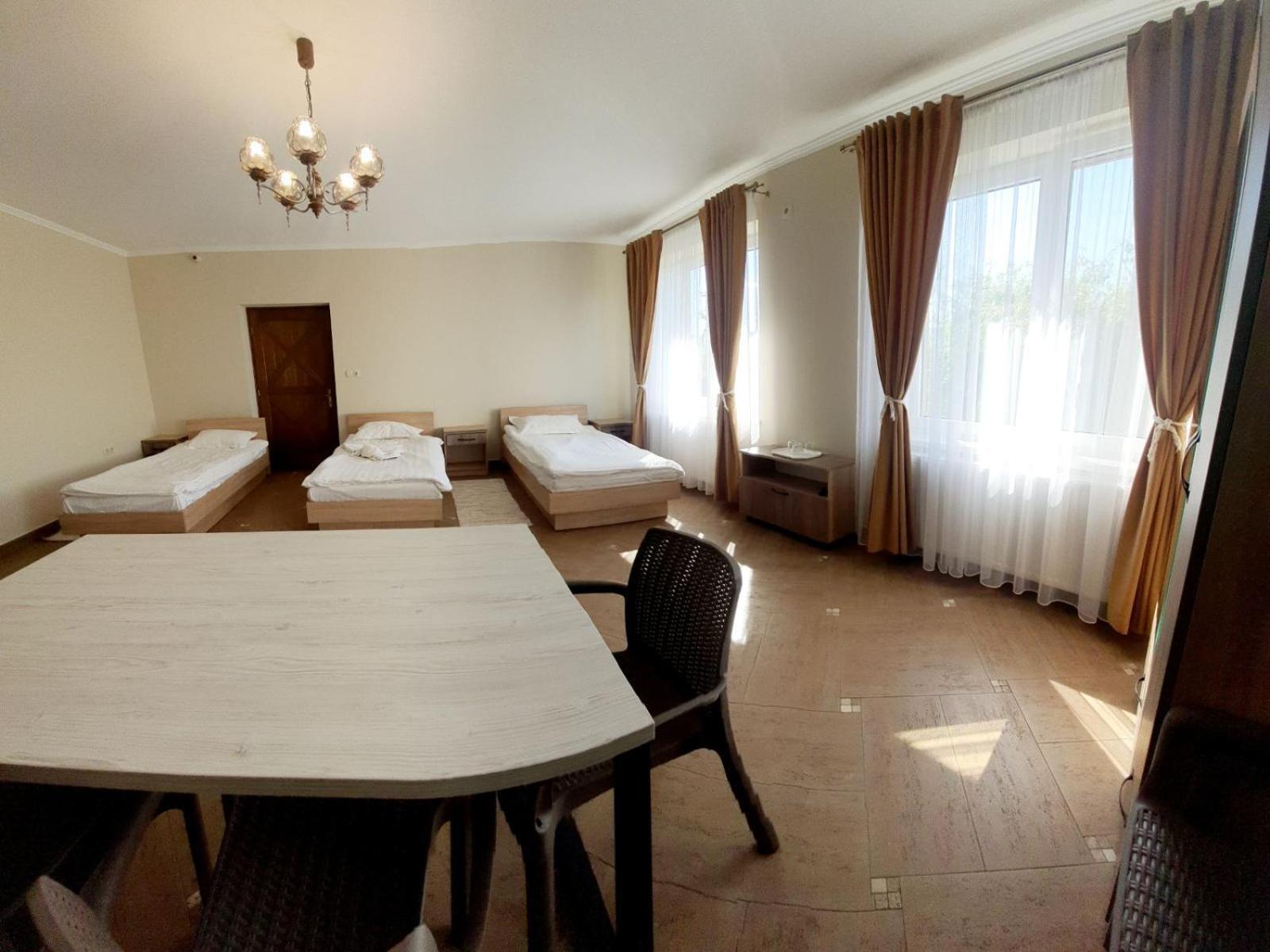 Tulipan Hotel Aquapark Vyshkove Bagian luar foto