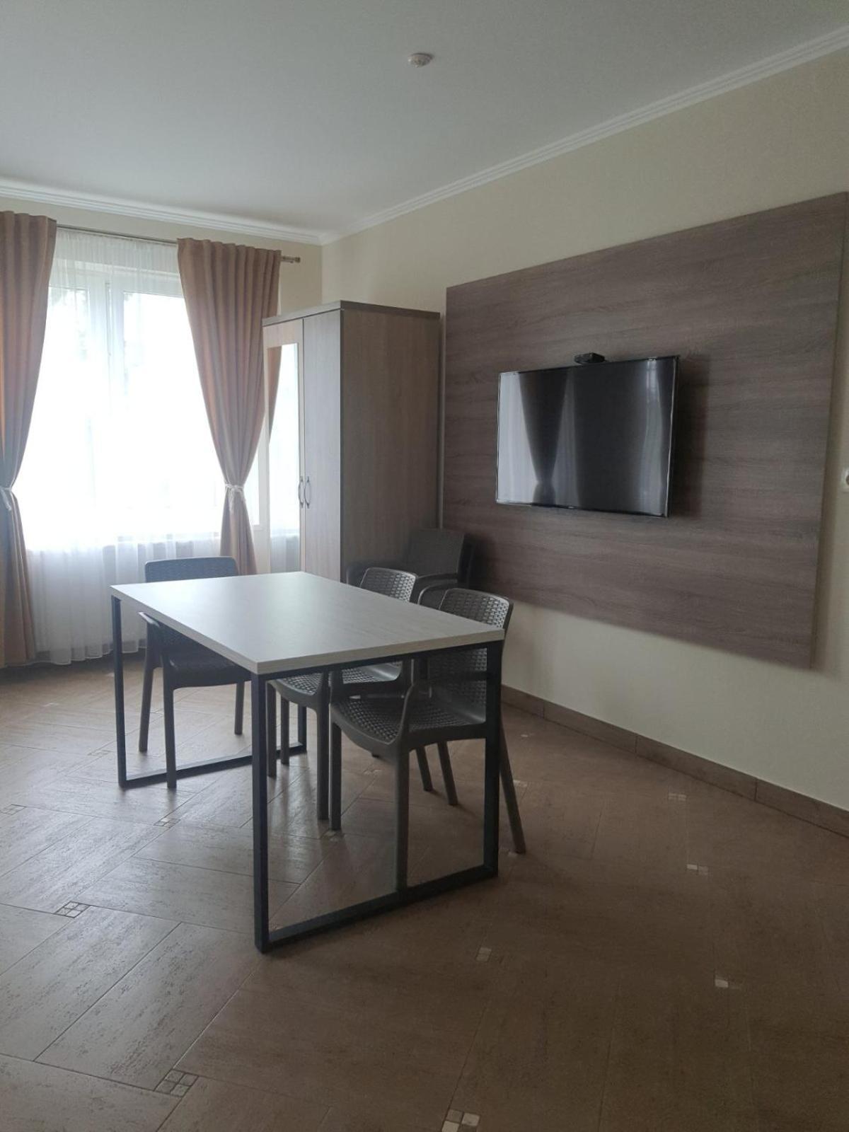 Tulipan Hotel Aquapark Vyshkove Bagian luar foto