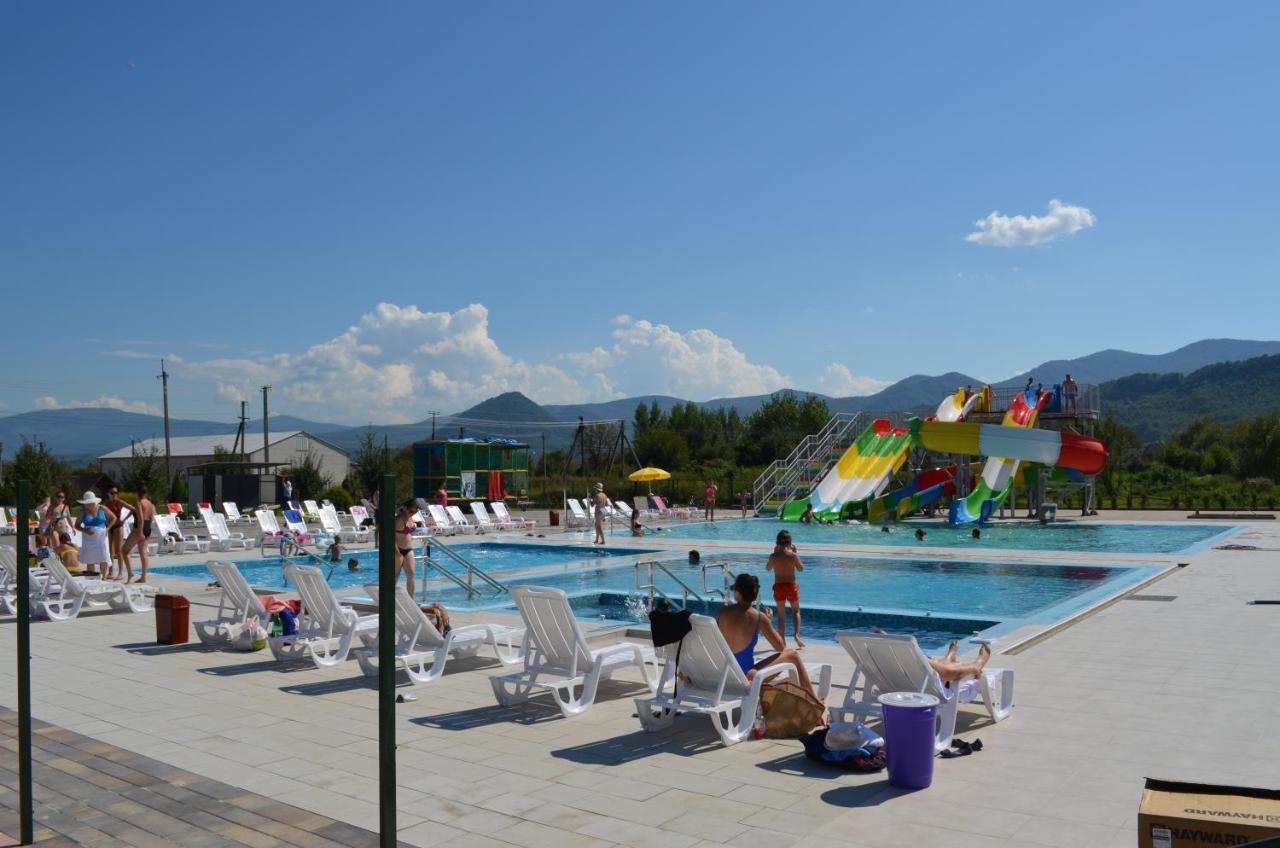 Tulipan Hotel Aquapark Vyshkove Bagian luar foto