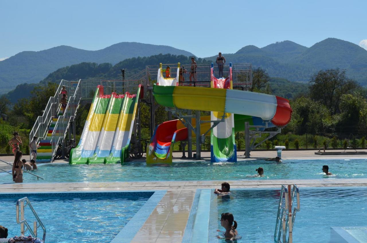 Tulipan Hotel Aquapark Vyshkove Bagian luar foto