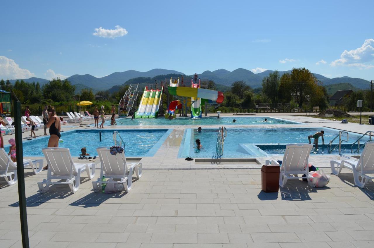 Tulipan Hotel Aquapark Vyshkove Bagian luar foto
